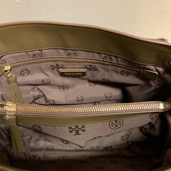 SOLD Tory Burch Purse - Picture 4 of 4